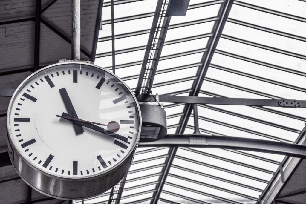 https://www.pexels.com/photo/time-train-station-clock-deadline-4090