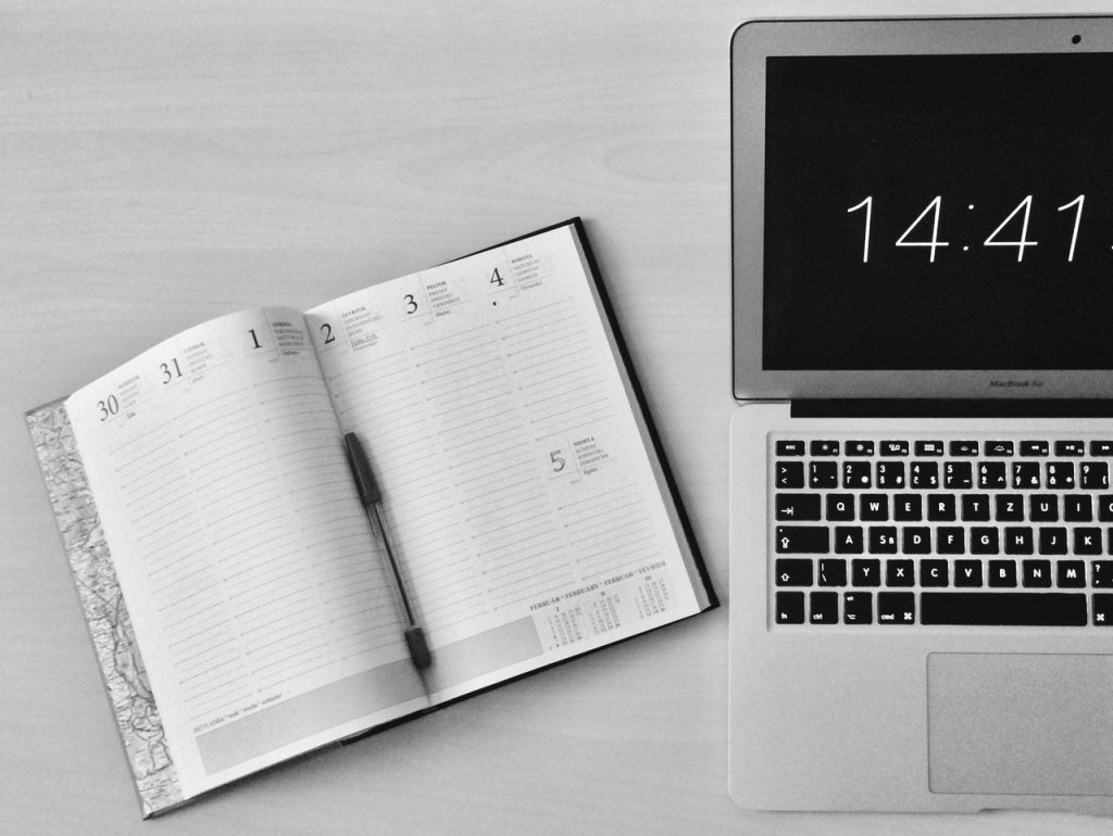 https://www.pexels.com/photo/apple-device-black-and-white-business-computer-295826/